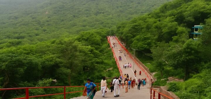 Homestays and rooms near Srivari Mettu footpath in Tirupati