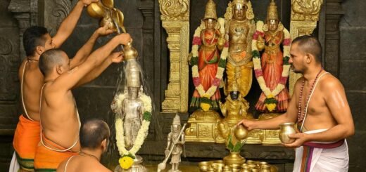 Priests performing Sahasra Kalasabhishekam at Tirumala with Bhoga Srinivasa Murthy